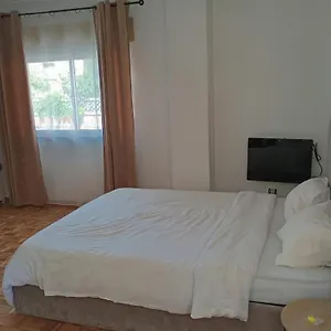  Habitación en casa particular 10 Mins Walk From Train Station!